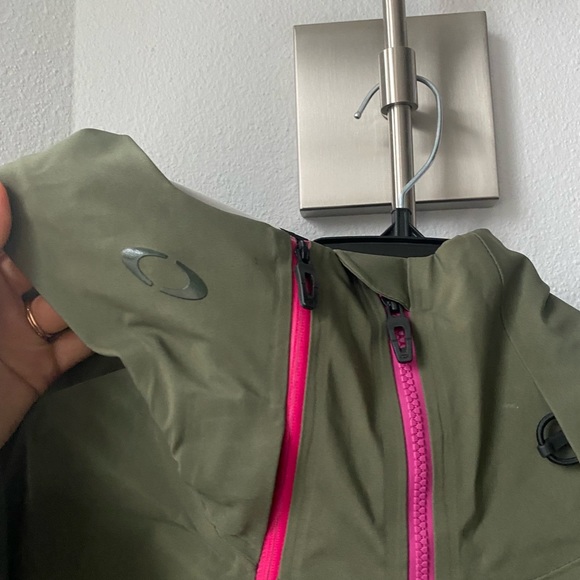 Like new Oakley Phoenix 2.0 She’ll Anorak Ski Jacket - Picture 10 of 12